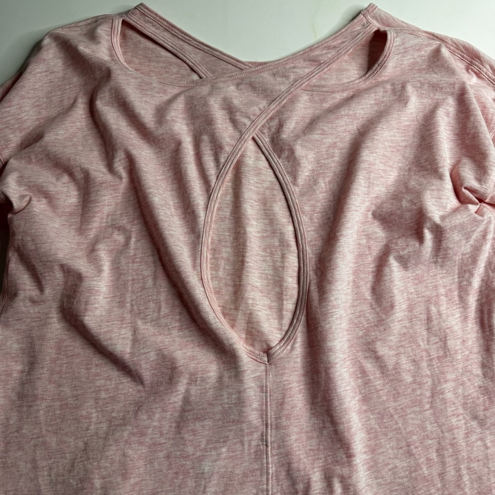 🍋Lululemon🍋 cross-cross back Pink Athletic Top - Small - Excellent Condition